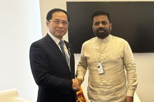 Việt Nam luôn sẵn sàng chia sẻ kinh nghiệm phát triển với Sri Lanka