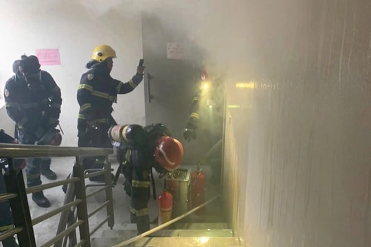 Hà Nội: Cảnh sát hướng dẫn, đưa gần 30 người thoát nạn trong vụ cháy tòa nhà CTM