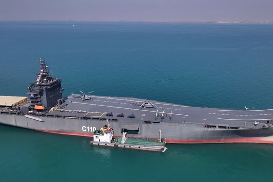 Thông điệp từ việc Iran ra mắt tàu sân bay trực thăng đầu tiên