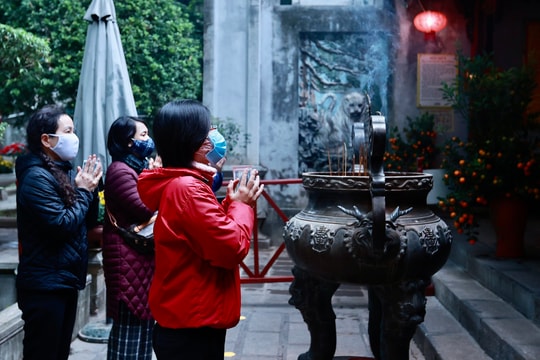 Giữ nét đẹp văn hóa, văn minh nơi chốn linh thiêng