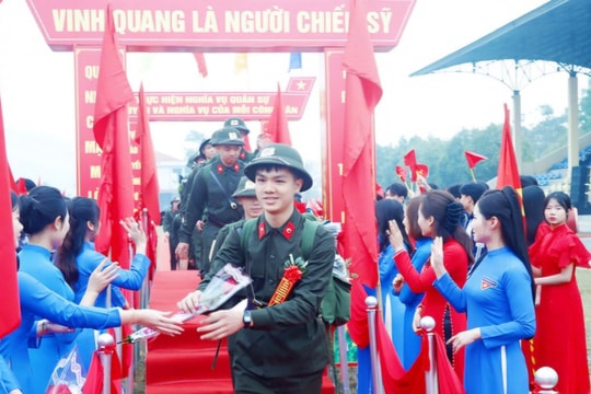 Phú Thọ: Phát huy truyền thống quê hương trong lễ giao nhận quân 2025