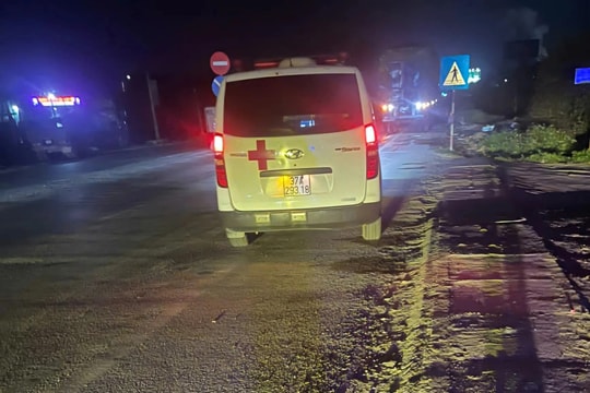 Phạt tài xế xe cứu thương liên tục hú còi không đúng quy định