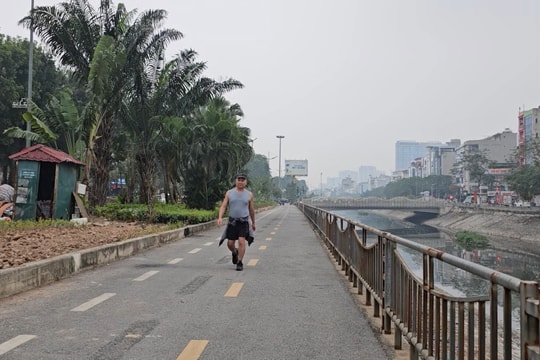 Sông Tô Lịch ô nhiễm, tuyến đường dành riêng cho xe đạp và người đi bộ "ế ẩm"