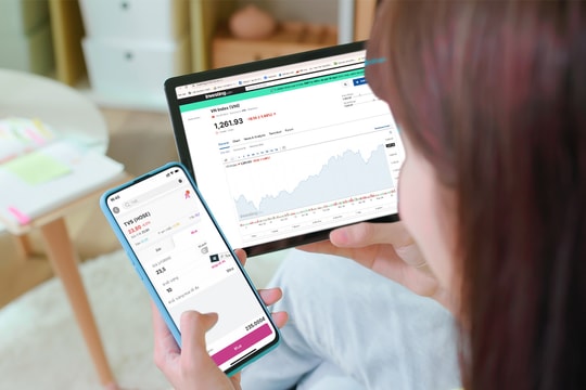 VN-Index tăng gần 6 điểm, cổ phiếu chứng khoán nổi sóng 