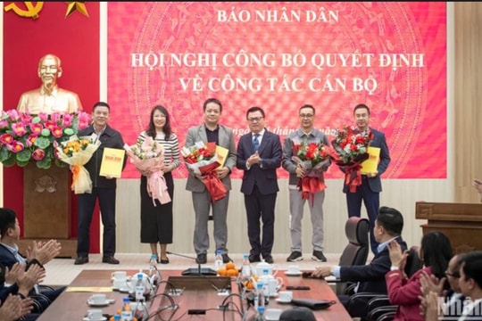 Báo Nhân Dân công bố quyết định về công tác cán bộ đối với trưởng, phó các ban, đơn vị