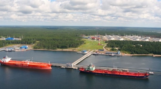 Chi phí vận chuyển dầu thô từ Nga tới Ấn Độ tăng 20% ​​