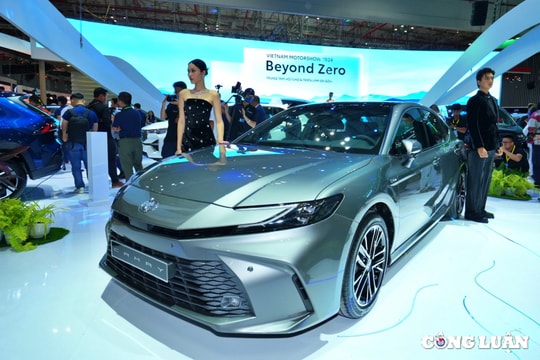 Doanh số Toyota Camry cao gấp 3 lần đối thủ cộng lại