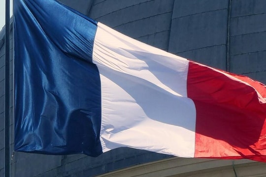 Yêu cầu ngôn ngữ cực khó khiến hơn 60.000 người nhập cư Pháp có thể mất quyền cư trú