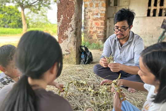 “Hô biến” rơm khô thành đồ chơi dân gian đầy sống động