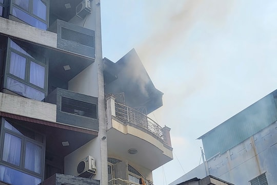 Điều tra vụ cháy nhà 4 tầng cho thuê trọ ở TP HCM