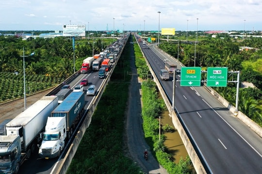 Đầu tư mở rộng cao tốc TP HCM - Trung Lương - Mỹ Thuận lên 6 - 8 làn xe