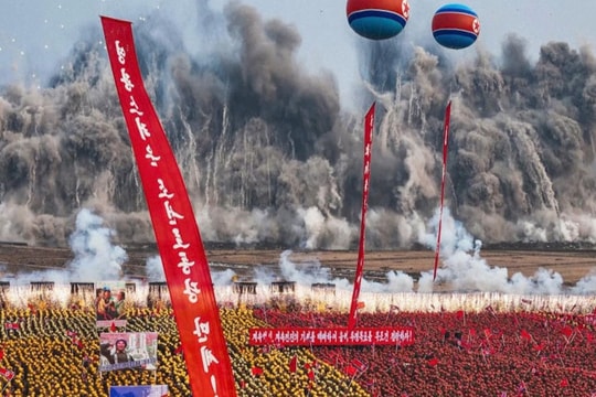 Ông Kim Jong Un kích hoạt vụ nổ khởi công dự án chung cư tại Bình Nhưỡng