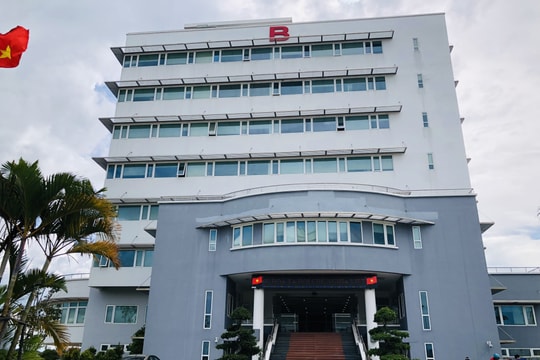 Kon Tum: 11 giám đốc, phó giám đốc các sở xin nghỉ hưu trước tuổi