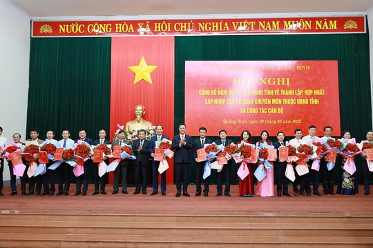 Quảng Bình công bố quyết định bổ nhiệm 9 Giám đốc Sở sau sáp nhập