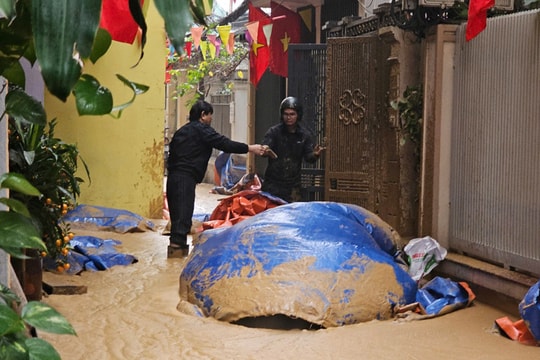 Đào ga ngầm đường sắt đô thị Nhổn - ga Hà Nội, phụ gia phun tràn lên mặt đất