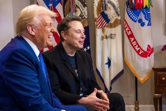 Hai ông Trump và Musk: Nước Mỹ sẽ 'phá sản' nếu không cắt giảm lãng phí