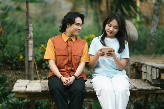 Vừa ra mắt, 'Nhà gia tiên" bất ngờ dẫn đầu phòng vé