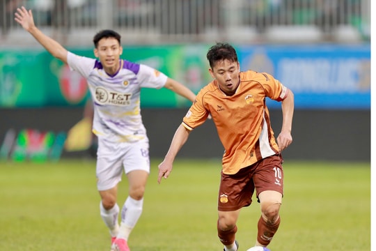 Hà Nội FC thắng đậm HAGL ngay trên sân Pleiku