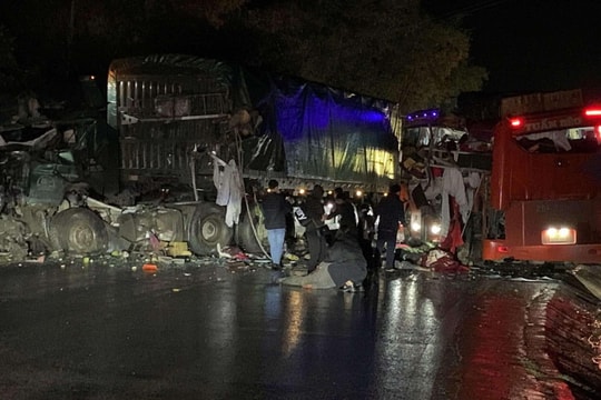 Tai nạn thảm khốc trên quốc lộ 6 khiến 6 người tử vong tại chỗ