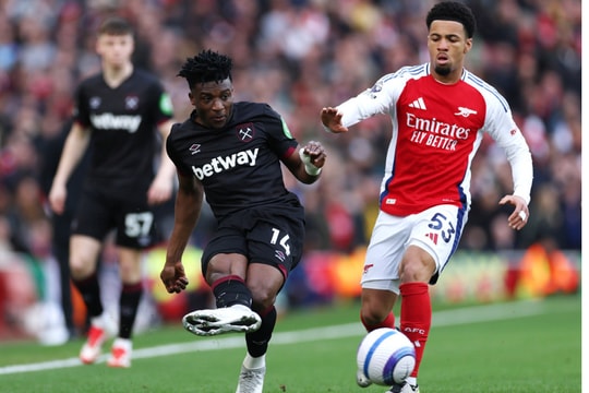 Arsenal thua bạc nhược trước West Ham, lỡ cơ hội bám đuổi Liverpool