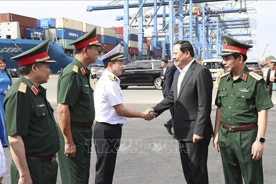 Thủ tướng Lào Sonexay Siphandone thăm Tổng Công ty Tân cảng Sài Gòn