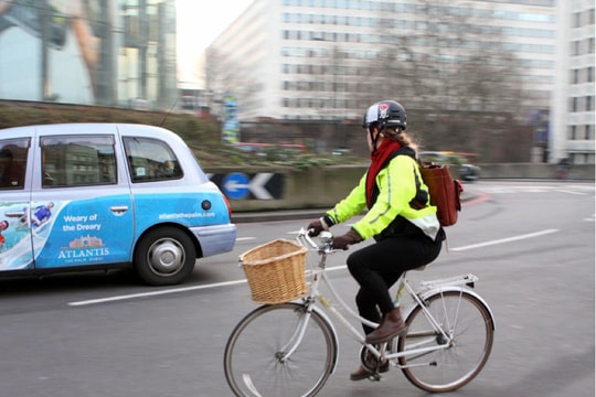 Công nghệ an toàn xe hơi không thể phát hiện người mặc áo phản quang