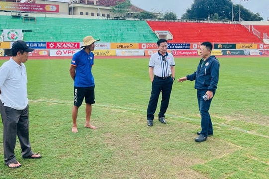 2 đội bóng V.League có thể bị cấm thi đấu trên sân nhà