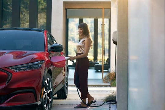 Thách thức lớn đối với việc chuyển đổi sang xe điện