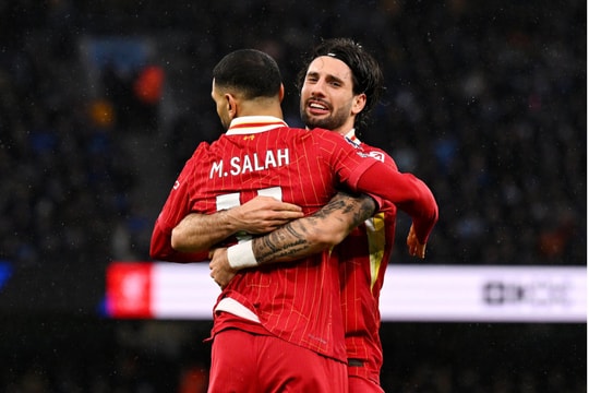 Salah rực sáng, Liverpool đánh bại Man City ngay tại Etihad