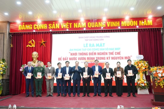 Ấn phẩm 'Khơi thông điểm nghẽn thể chế': Phân tích và đề xuất cải cách