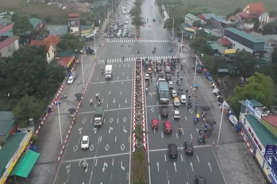 Hà Nội tắt đèn đỏ, đóng ngã tư Trần Hữu Dực - Nguyễn Văn Giáp để giảm ùn tắc