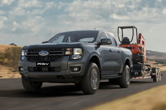 Mở bán Ford Ranger PHEV, có thể chạy thuần điện 45 km