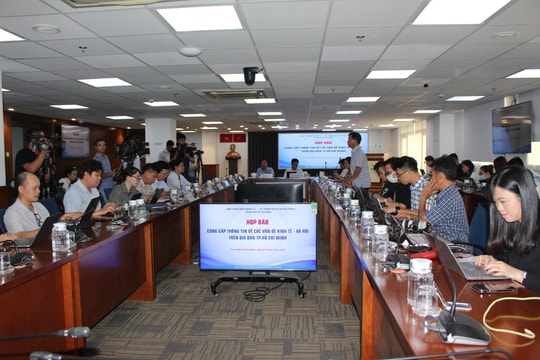 TP HCM yêu cầu các sở, ngành nghiêm túc phát ngôn, cung cấp thông tin cho báo chí