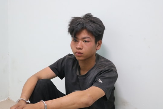 Tạm giữ nghịch tử tưới xăng lên người mẹ ruột rồi châm lửa đốt