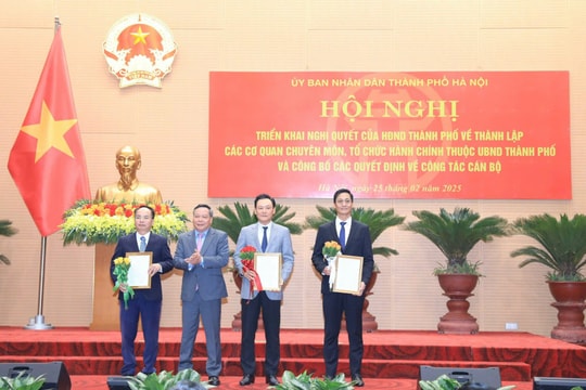 10 lãnh đạo sở, ngành Hà Nội được bổ nhiệm sau sáp nhập