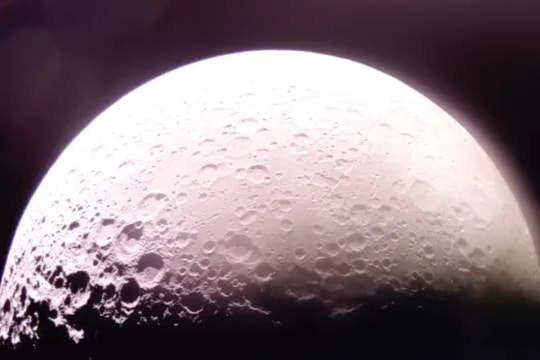 Video và hình ảnh ấn tượng khi tàu vũ trụ Blue Ghost tiếp cận Mặt trăng