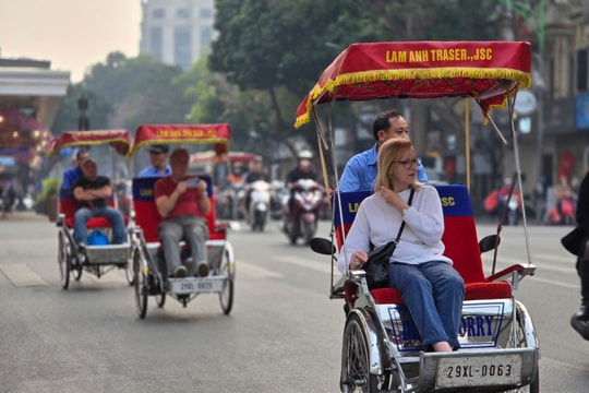 Hà Nội phấn đấu năm 2025 đạt mục tiêu tăng trưởng 8% trở lên