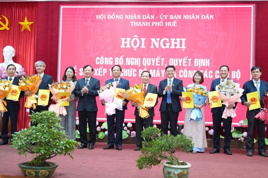 Huế: Hàng loạt Giám đốc và Phó Giám đốc các Sở được bổ nhiệm