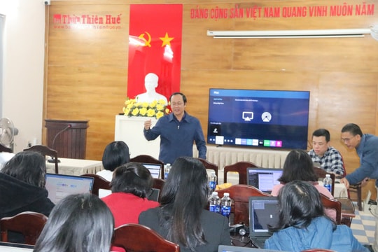 Báo Huế ngày nay tập huấn nâng cao kỹ năng làm báo hiện đại cho phóng viên