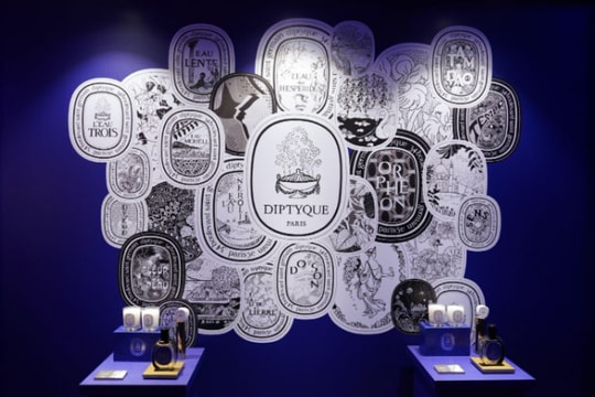 'Câu lạc bộ DIPTYQUE': Rượu ngon, nhạc hay và những nốt hương hoài niệm