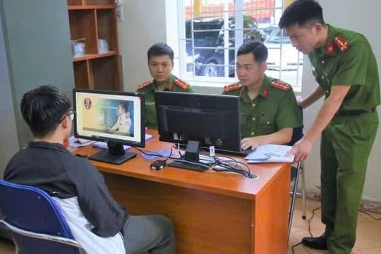 CSGT không cấp đổi giấy phép lái xe qua hình thức gọi điện