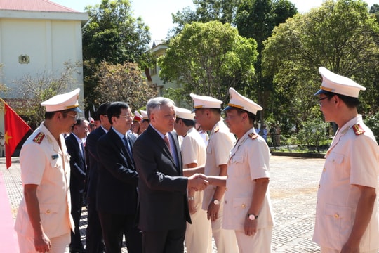 Hai Phó Thủ tướng Chính phủ đến thăm và làm việc với Công an tỉnh Đắk Nông