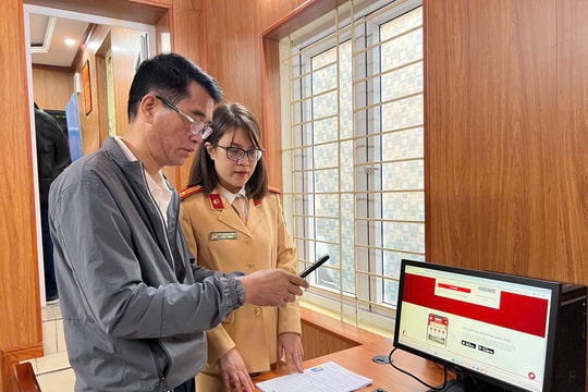 Lực lượng CSGT đã tiếp nhận gần 400 hồ sơ cấp, đổi GPLX trên toàn quốc