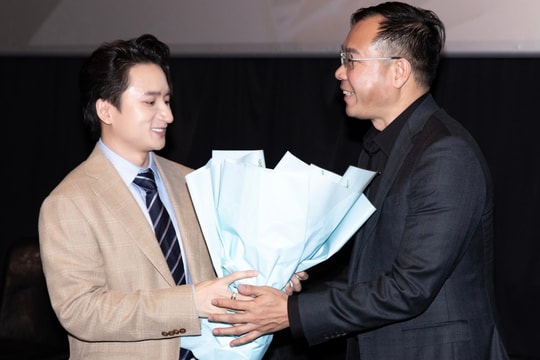 Xạ thủ Hoàng Xuân Vinh góp mặt trong MV của Phan Mạnh Quỳnh