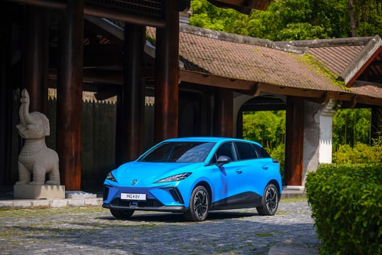 Xe điện MG4 giảm giá sập sàn tại đại lý, rẻ ngang xe xăng cỡ A