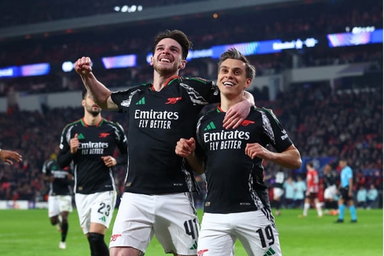 Đánh bại PSV, Arsenal đặt một chân vào tứ kết Champions League