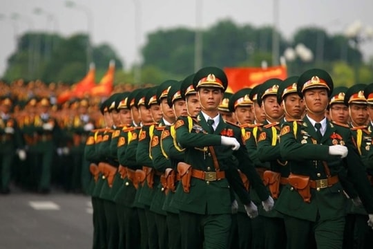 Bổ sung quy định về chế độ, chính sách đối với sĩ quan Quân đội nghỉ hưu, chuyển ngành