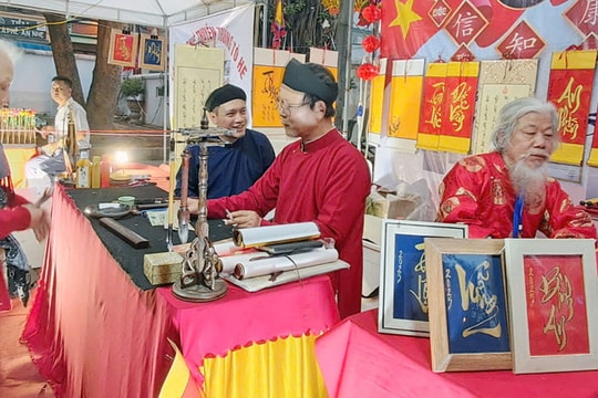 Hà Nội: Khởi động chuỗi hoạt động du lịch chào 2025