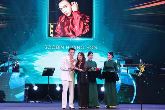 Soobin Hoàng Sơn ẵm 3 giải thưởng tại Giải Cống hiến