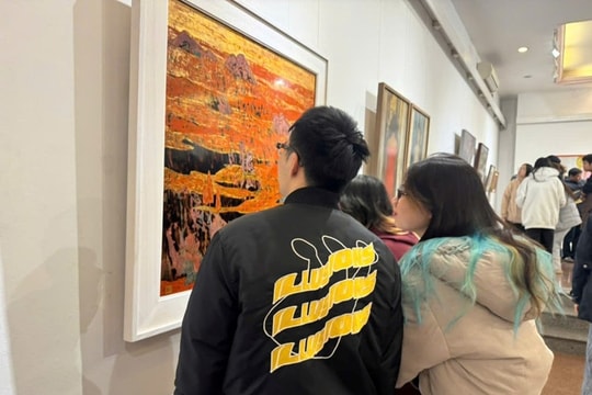 Triển lãm 'Xuân 2025' kỷ niệm 100 năm Trường Đại học Mỹ thuật Việt Nam